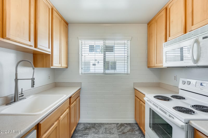 920 82nd St #H203, Scottsdale, AZ 85257