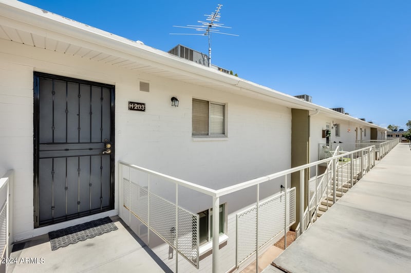 920 82nd St #H203, Scottsdale, AZ 85257