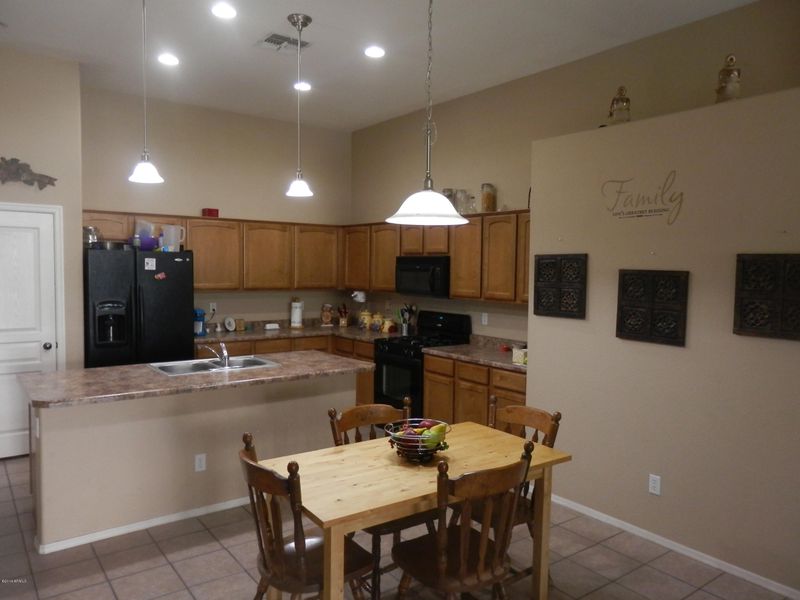 920 E Harold Dr, San Tan Valley, AZ 85140