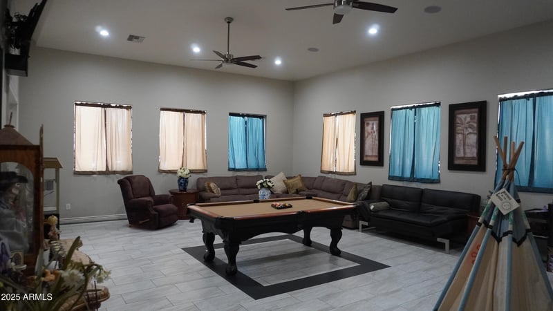 920 Tamarisk St, Phoenix, AZ 85041
