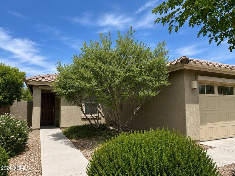 920 Lowell Dr, San Tan Valley, AZ 85140