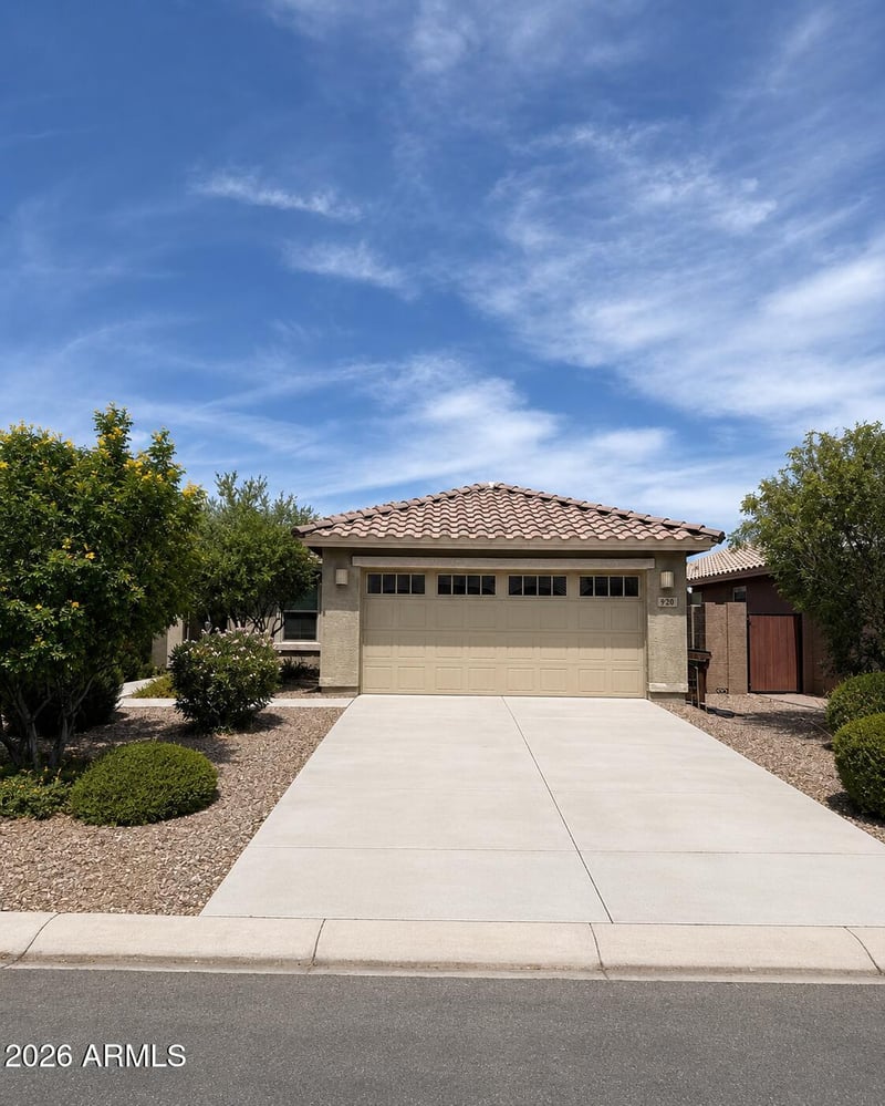 920 Lowell Dr, San Tan Valley, AZ 85140