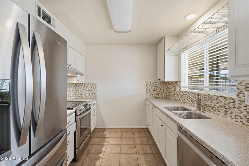 9201 Long Hills Dr, Sun City, AZ 85351