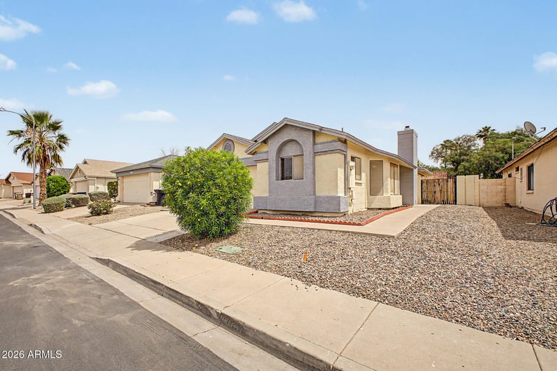 9201 70th Dr, Peoria, AZ 85345
