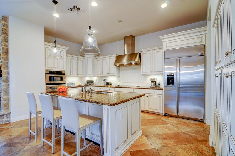 9202 E Via De Vaquero Dr E, Scottsdale, AZ 85255