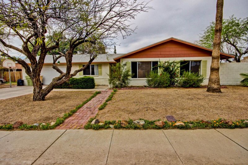 9202 N 48th Dr, Glendale, AZ 85302