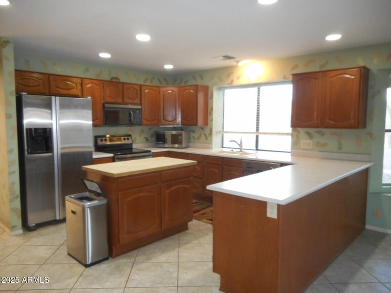 9203 Behrend Dr, Peoria, AZ 85382