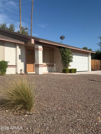 9203 63rd Dr, Glendale, AZ 85302