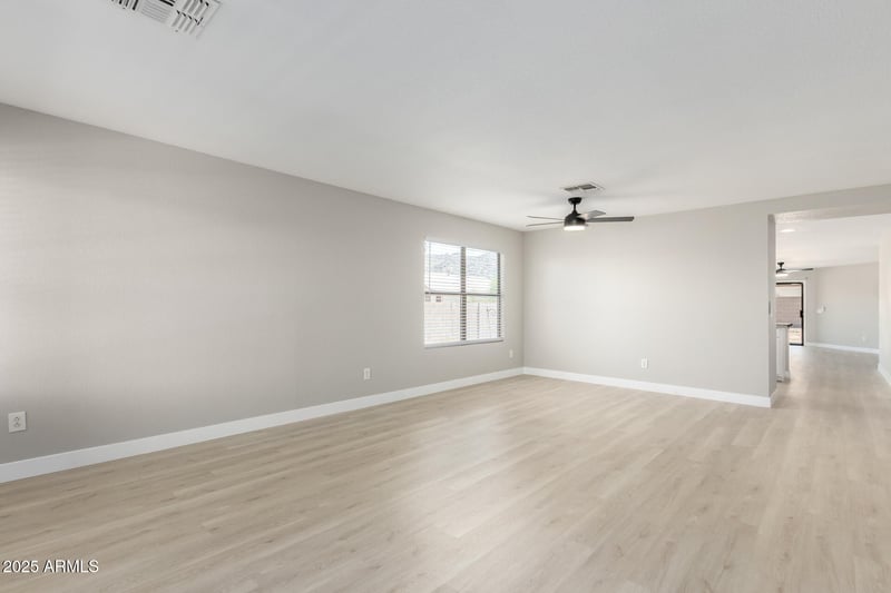 921 Beth Dr, Phoenix, AZ 85042