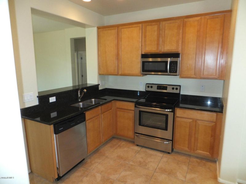 921 E Locust Ln, Avondale, AZ 85323