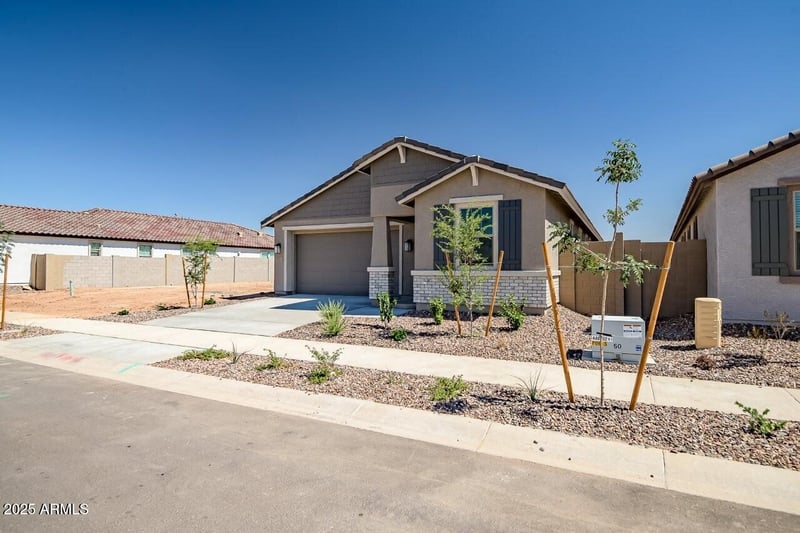 921 Finch Dr, Queen Creek, AZ 85142