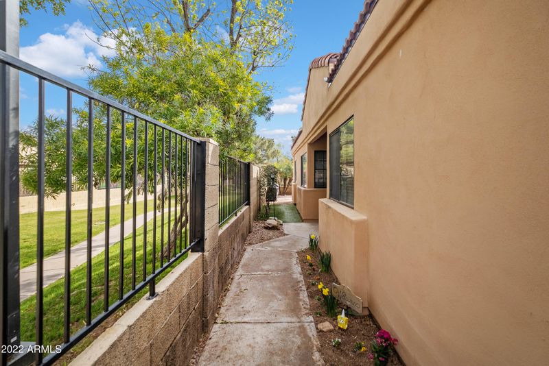 921 S Abalone Dr, Gilbert, AZ 85233