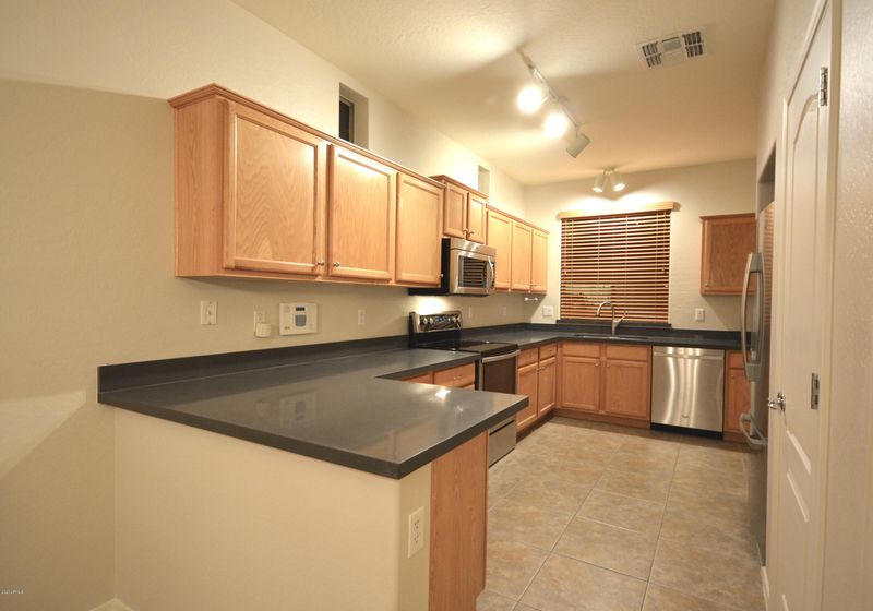 921 S Porter Ct, Gilbert, AZ 85296