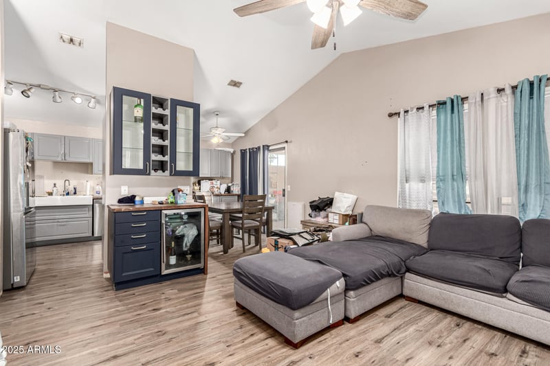921 Val Vista Dr #106, Mesa, AZ 85204