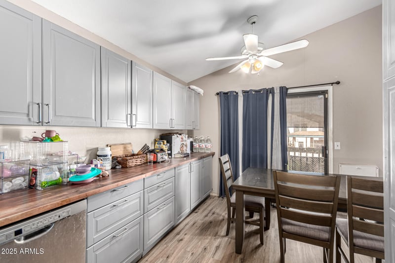 921 Val Vista Dr #106, Mesa, AZ 85204