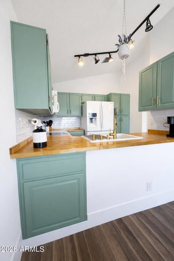 921 Val Vista Dr #83, Mesa, AZ 85204