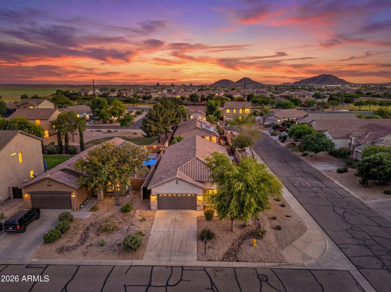 921 Dana Dr, San Tan Valley, AZ 85143