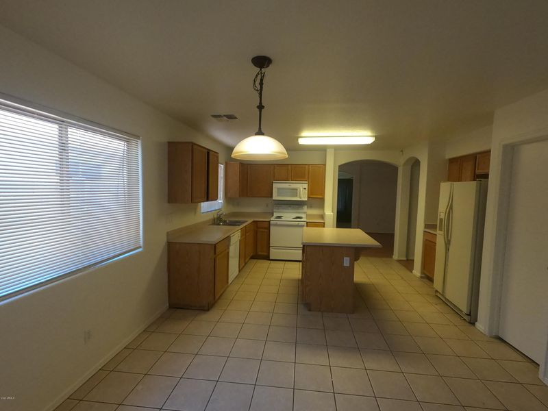 9210 W Mackenzie Dr, Phoenix, AZ 85037