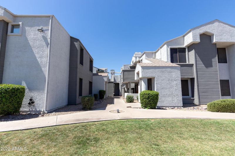 9213 N 59th Ave #202, Glendale, AZ 85302