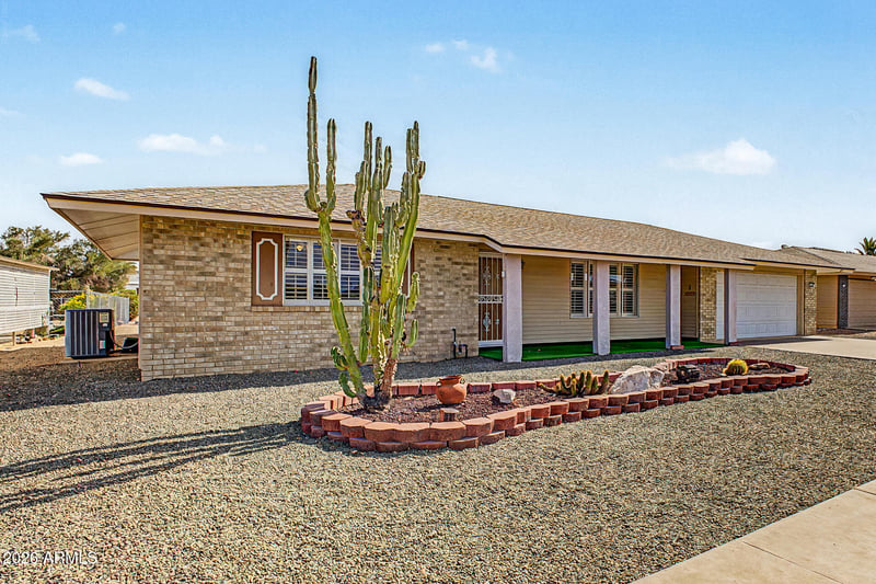 9213 W Long Hills Dr, Sun City, AZ 85351