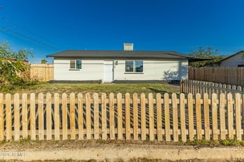 9215 7th Ave, Phoenix, AZ 85041