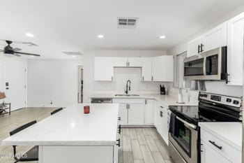 9215 7th Ave, Phoenix, AZ 85041