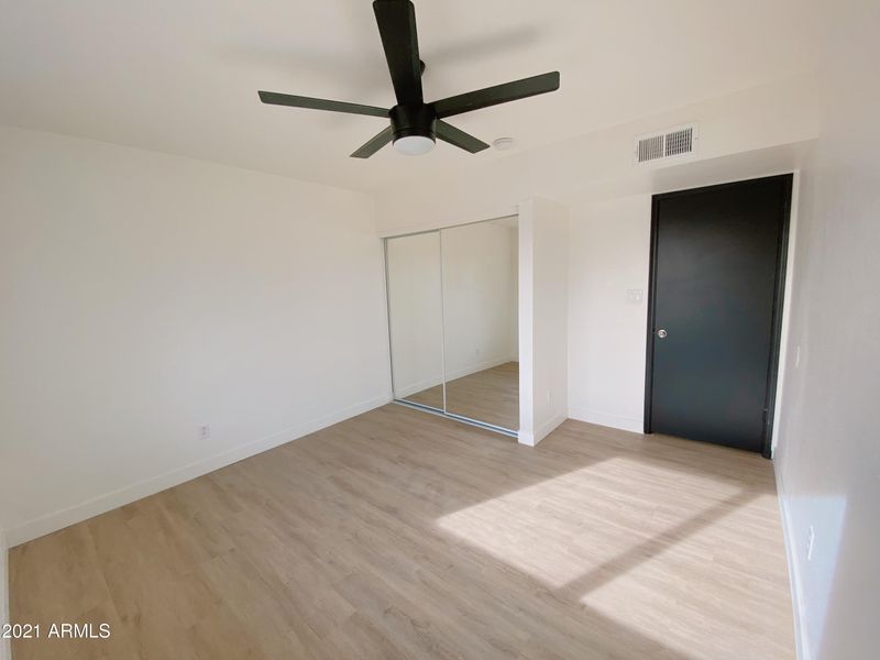 9215 N 52nd Dr, Glendale, AZ 85302