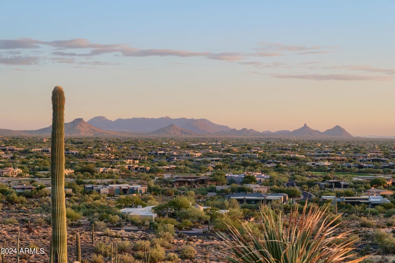 9215 Red Lawrence Dr, Scottsdale, AZ 85262