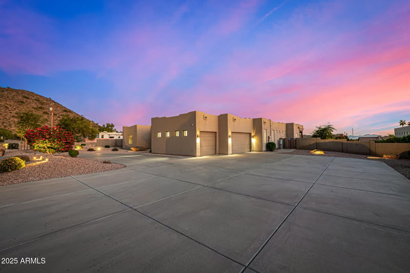 9215 Buckskin Trl, Peoria, AZ 85383