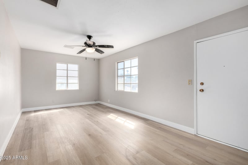 9216 Mobile Ave, Peoria, AZ 85345