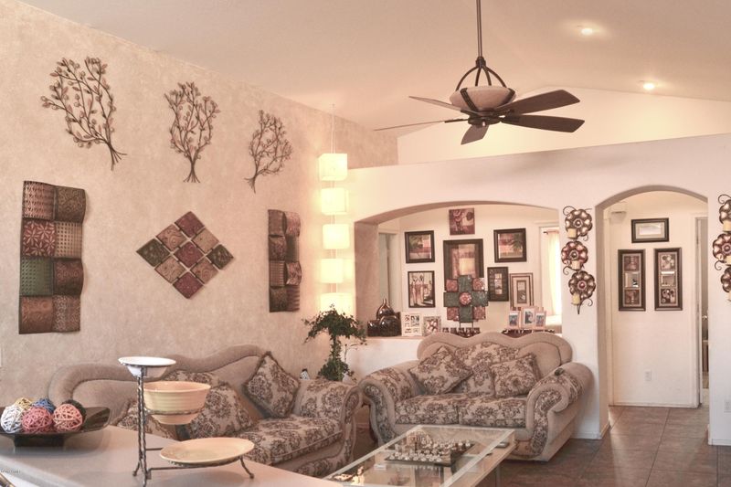 9217 W Serrano St, Phoenix, AZ 85037