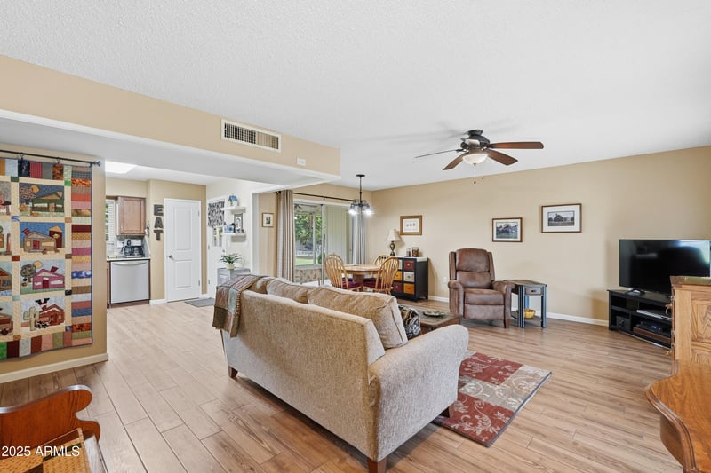 9219 107th Dr, Sun City, AZ 85351