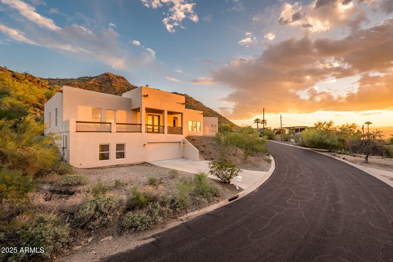 9219 16th Pl, Phoenix, AZ 85020