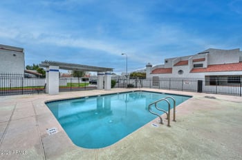 9219 47th Dr, Glendale, AZ 85302