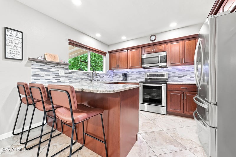 922 S Ember Cir, Mesa, AZ 85208