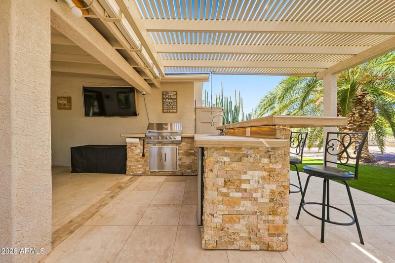 922 S Ember Cir, Mesa, AZ 85208
