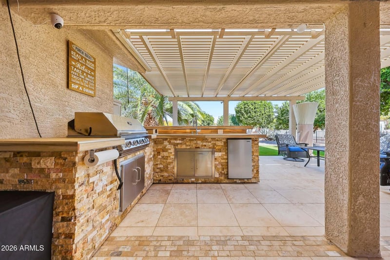 922 S Ember Cir, Mesa, AZ 85208