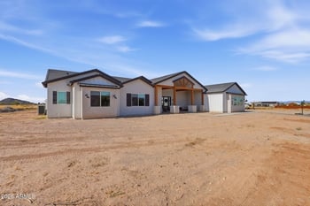 922 Joyous Ln, San Tan Valley, AZ 85143