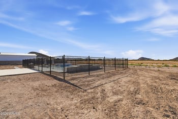 922 Joyous Ln, San Tan Valley, AZ 85143