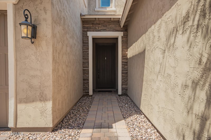 922 Yellowstone Way, Chandler, AZ 85248