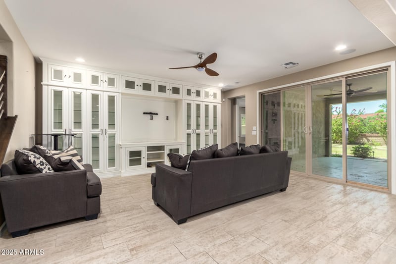 922 Yellowstone Way, Chandler, AZ 85248