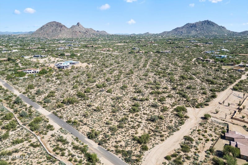 9220 Mariposa Grande Dr #1, Scottsdale, AZ 85255