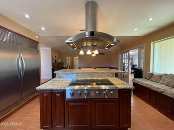 9221 48th Dr, Glendale, AZ 85302