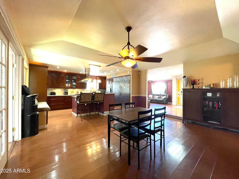 9221 48th Dr, Glendale, AZ 85302