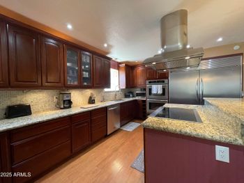 9221 N 48th Dr, Glendale, AZ 85302