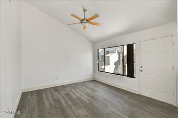 9221 N 59th Ave #218, Glendale, AZ 85302