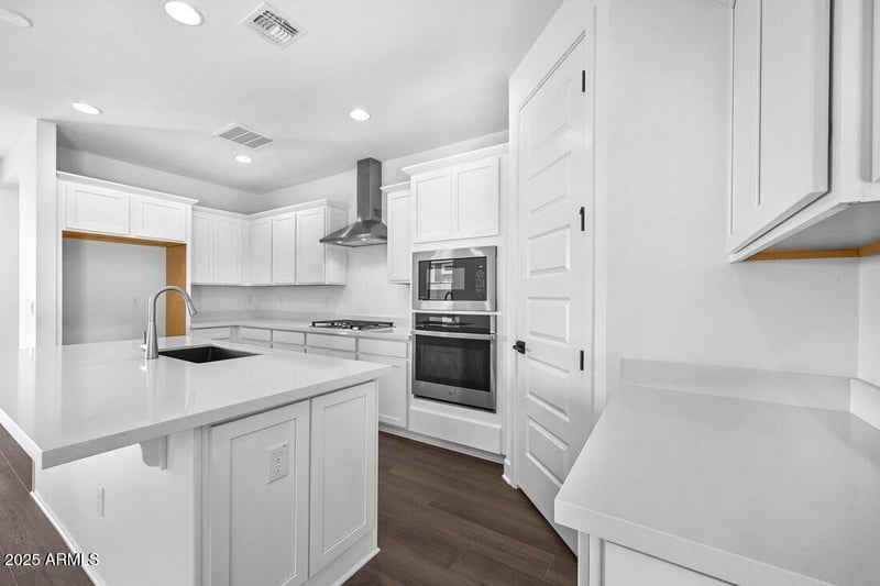 9222 169th Dr, Goodyear, AZ 85338