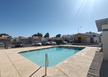 9223 47th Ct, Glendale, AZ 85302