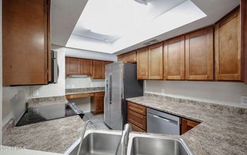 9223 N 47th Ct, Glendale, AZ 85302