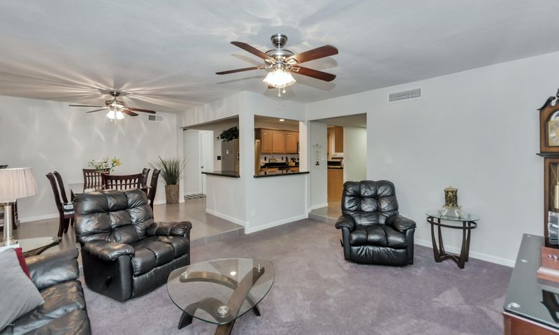 9227 N 48th Dr, Glendale, AZ 85302